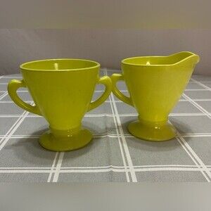 Vintage Hazel Atlas Moderntone Platonite Yellow 1930-50 Creamer & Sugar Bowl Set